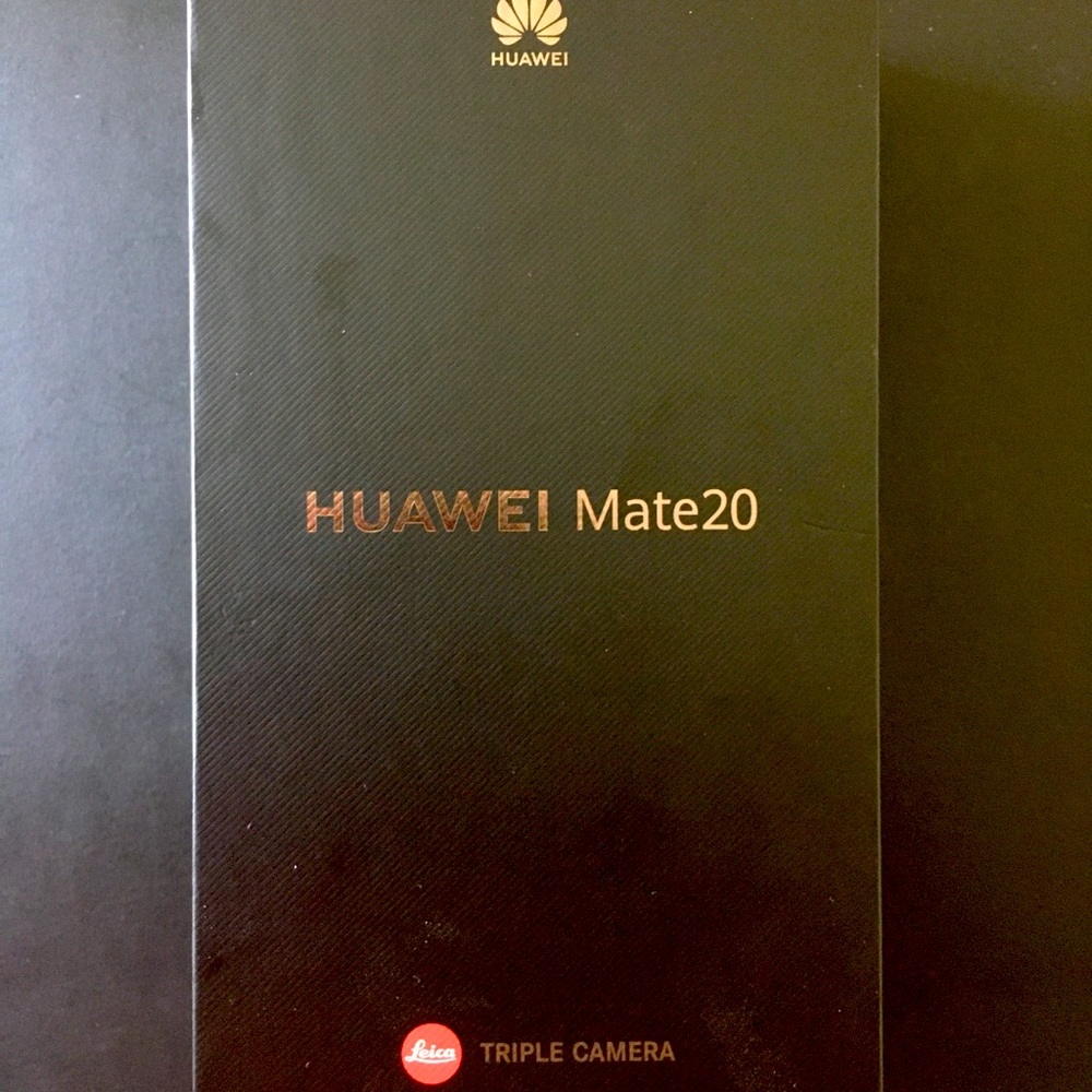 ❌ SOLD❌ Huawei Mate20 Triple Camera Cell Phone